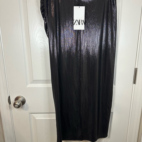 Zara Metallic Black Ruched Pencil Skirt - Picture 2 of 4